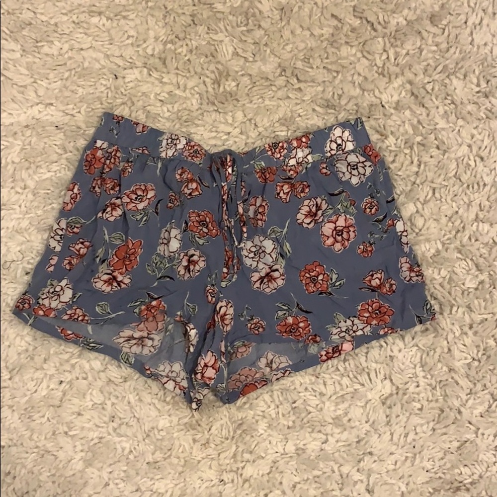 blue floral print flowy shorts
